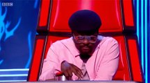 Will.i.am buzze un candidat par erreur dans The Voice UK