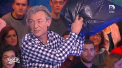Gilles Verdez met les pensées de Michel Onfray à la poubelle (TPMP)