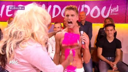 Elle imite Valérie Damidot et se met à peindre sur Benoît Dubois...