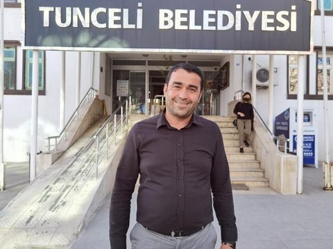 'KÖTÜ KOKU' ŞİKAYETİ YAPILAN EVDEN 6 TON ÇÖP ÇIKTI