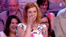 Moment très gênant pour une candidate dont le micro tombe dans sa robe... (et Nagui se moque !)