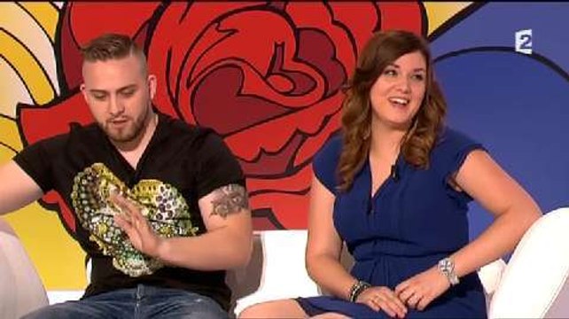 Elle force son compagnon à dormir avec ses grosses peluches (Les Z'Amours)