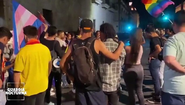 Tras aprobarse el matrimonio igualitario, el colectivo LGBT se reunió afuera de Palacio Legislativo