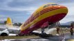 Un avión de carga se parte en dos tras aterrizar de emergencia en un aeropuerto de Costa Rica  (2)