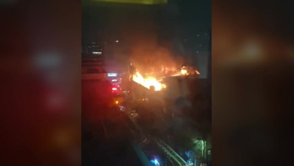 서울 충무로 인쇄소 불 3시간 만에 진화...소방관 1명 부상 / YTN
