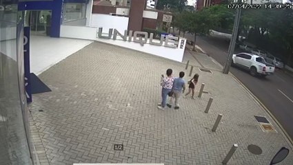 Veja imagens: S10 colide com CG 150 deixando motociclista ferido na Rua Minas Gerais