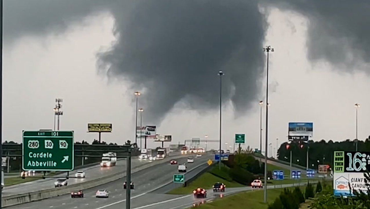 Funnel cloud crosses Georgia highway