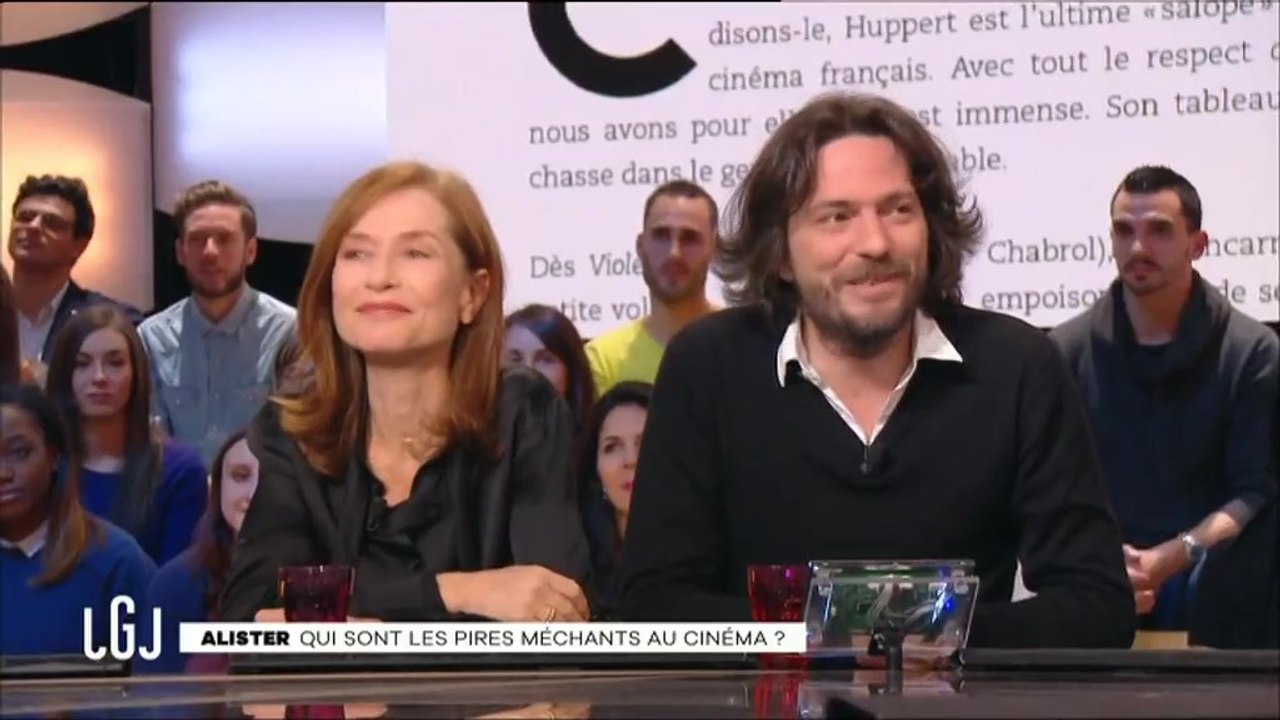 Petit moment de gêne quand Isabelle Huppert apprend son titre dans l'anthologie des méchants du cinéma français dans le grand journal (VIDEO)