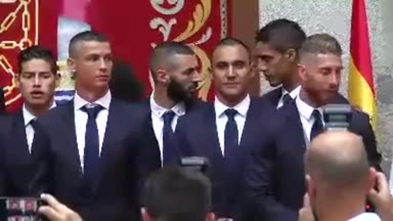Real Madrid - Varane : "Benzema me conseille sur l'approche du haut niveau"