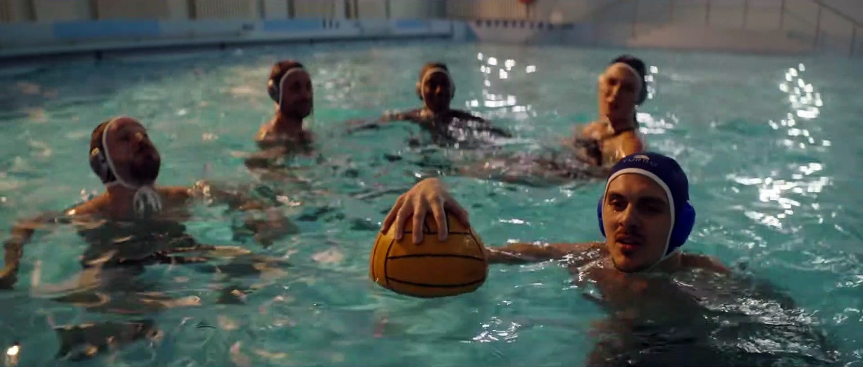 La Revanche Des Crevettes Pailletées Film Extrait - Entraînement