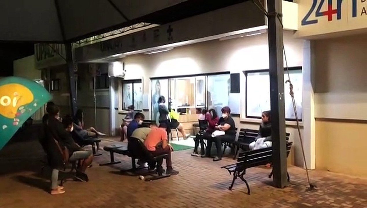 "Se a gente não tem um centavo a gente não passa fome" relatou idosa ao aguardar atendimento na UPA Brasília