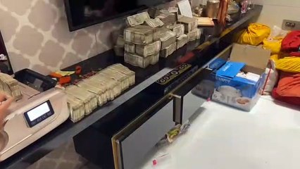 अकूत दौलत का मालिक निकला ये सरकारी अफसर, रात भर नोट गिनती रहीं मशीनें...