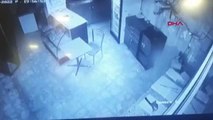 Son dakika haber! İFTAR VAKTİ İÇİNDE YAKLAŞIK 100 BİN LİRA BULUNAN KASA HIRSIZLIĞI KAMERADA