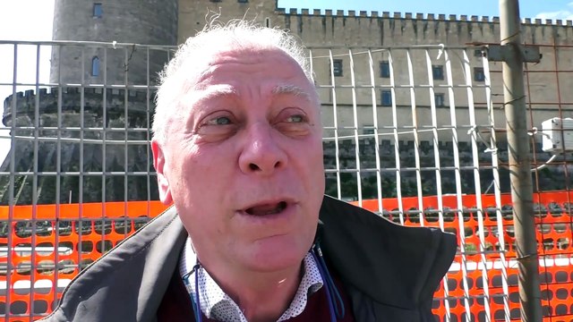 Napoli, città divisa sulla nuova piazza Municipio