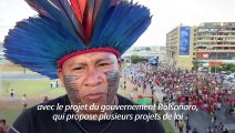 Brésil: des milliers d'indigènes manifestent contre l'exploitation de leurs terres