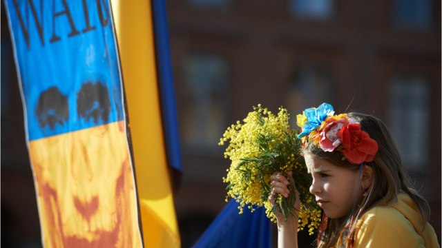 FEMME ACTUELLE - Alina Kabaeva : la compagne de Vladimir Poutine effacée du site internet de son entreprise NMG