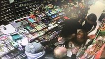 Beyoğlu'nda kapkaça uğrayan kadınlar marketi birbirine kattı