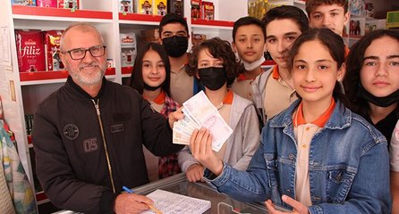 Öğrencilerin yaptığına bakkal bile şaşırdı