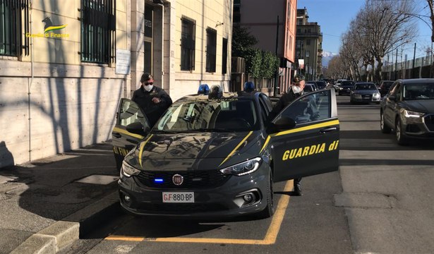 La Spezia, blitz della Guardia di Finanza in un centro massaggi a luci rosse