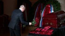 Putin reaparece en la capilla ardiente del ultranacionalista Zhirinovsky