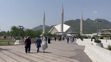 İSLAMABAD - Pakistan'da ramazanın ilk cuması eda edildi