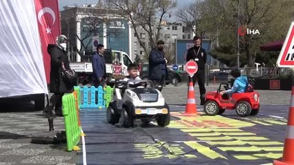 Çocuklar "Seyyar Trafik Parkı" ile trafik kurallarını uygulamalı öğreniyor