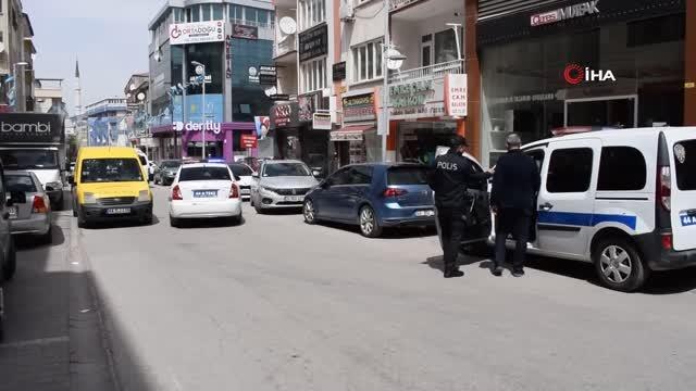 Ailesini evlilik için ikna edemeyince kendini balkondan attı