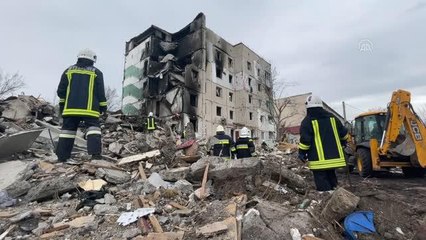 Harabeye dönen Borodyanka'da enkaz kaldırma çalışmaları