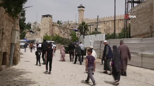 Binlerce Müslüman, Ramazan ayının ilk cumasında İbrahim Camii'ne akın etti