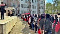 Son dakika haberleri: 'Kavga' ihbarına giden polislere öğrencilerden İstiklal Marşı sürprizi