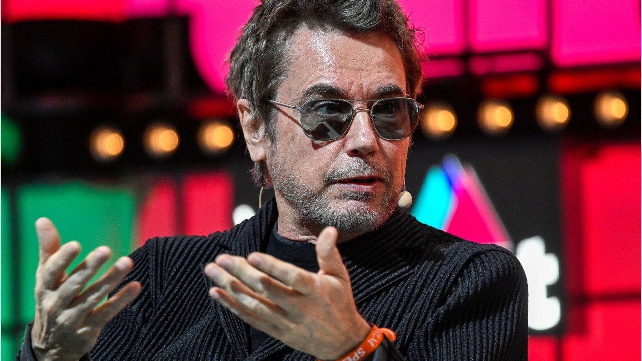 GALA VIDEO - « Mon Christophe " : le bel hommage de Jean-Michel Jarre, le parolier des Mots Bleus