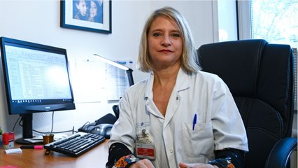 GALA VIDEO - Karine Lacombe renvoie le Dr Martin Blachier dans les cordes (1)