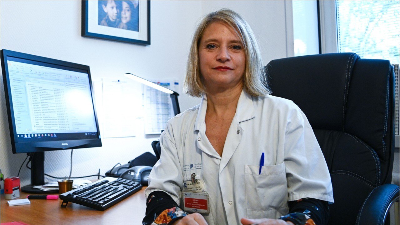 GALA VIDEO - Karine Lacombe renvoie le Dr Marti...