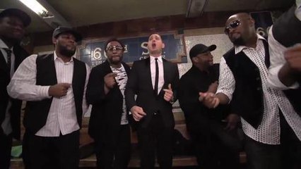 Gala.fr- Michael Bublé chante dans le metro