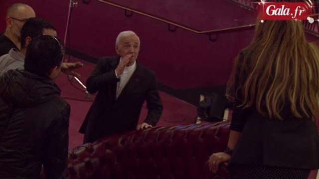 Gala.fr- Le fauteuil d'Hélène Segara et Charles Aznavour