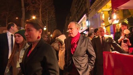 Gala.fr- François Hollande superstar à la première d'Aimer, boire, chanter