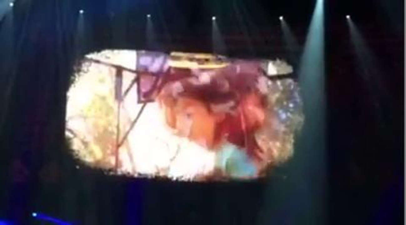 Gala;fr- Céline Dion - The First Time I Ever Saw Your Face - Caesars