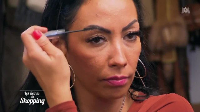 VOICI - Les Reines du shopping : Cristina Cordula exaspérée par les sourcils d’une candidate