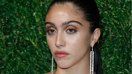 VOICI : PHOTO Lourdes Leon accroupie en string : la fille de Madonna partage un cliché très torride (1)
