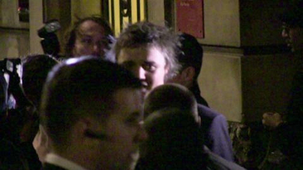 Gala.fr - Pete Doherty en retard au défilé Saint Laurent