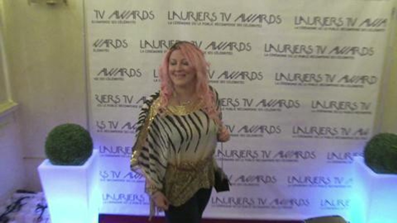 Gala.fr- Vidéo- Loana aux Lauriers awards