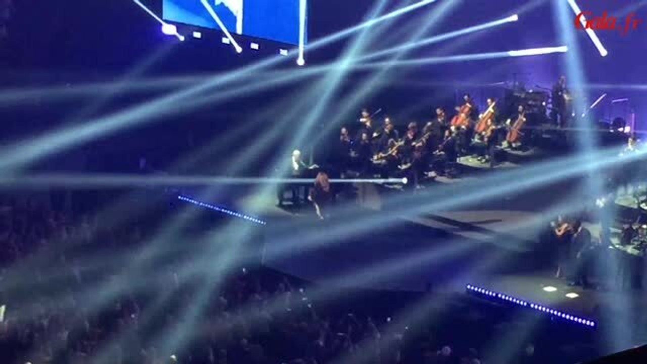 Gala.fr- Céline Dion entonne le chante des supporters