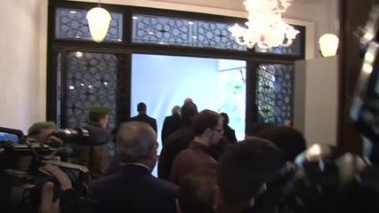 Liban: Le Pen refuse de porter le voile pour rencontrer le mufti