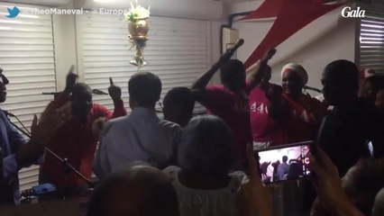 GALA VIDEO - Emmanuel Macron s'essaye au zouk en Guadeloupe