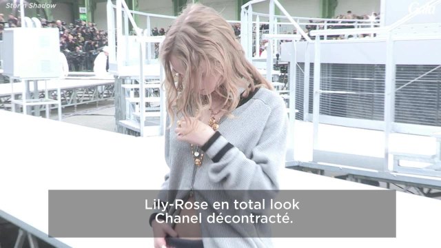 GALA VIDEO - Lily-Rose Depp et Vanessa Paradis très complices chez Chanel
