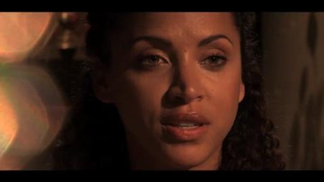 Noémie Lenoir raconte sa tentative de suicide