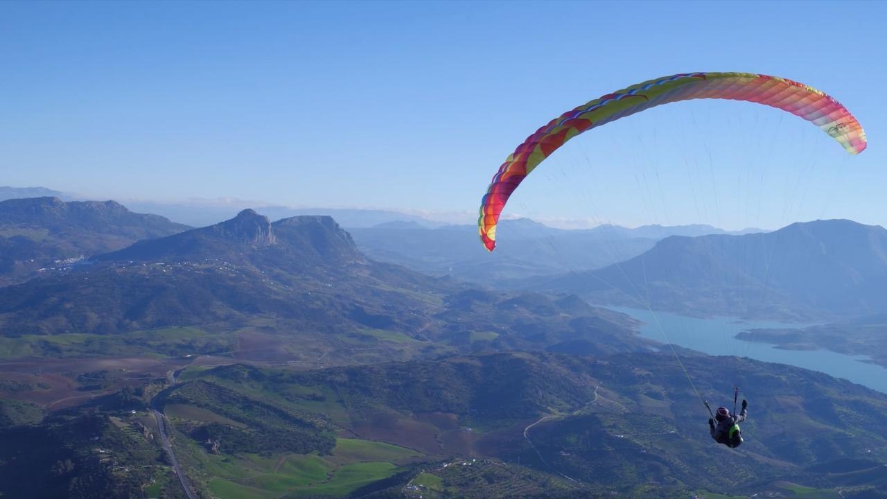 Survol de l'Andalousie en parapente [GEO]