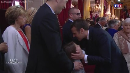 GALA VIDEO - Emmanuel Macron embrasse sa famille à l'Élysée