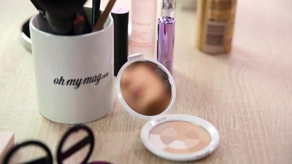 Vidéo : comment faire tenir mon rouge à lèvres toute la journée ?