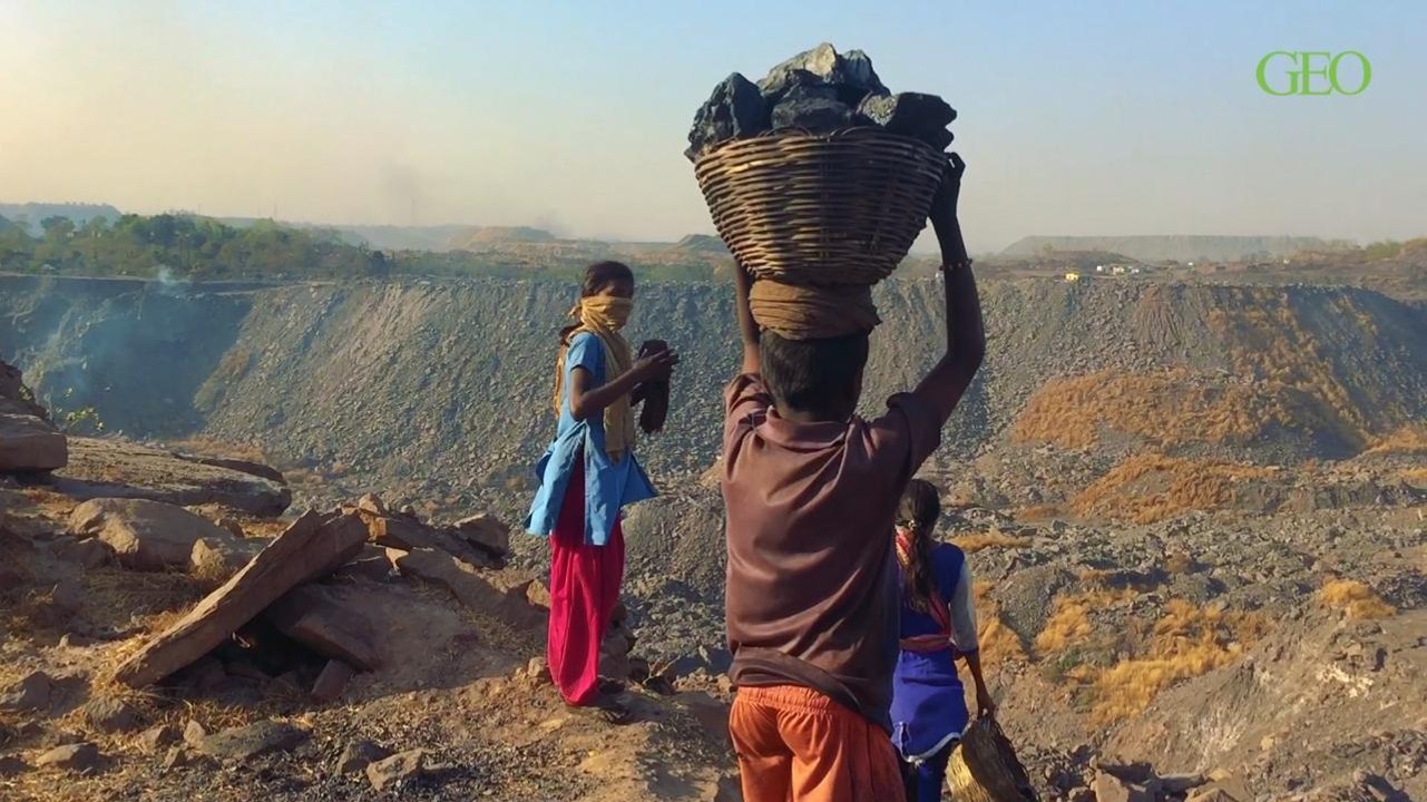 En Inde, l'enfer des mines de charbon à ciel ouvert de Dhanbad [GEO]